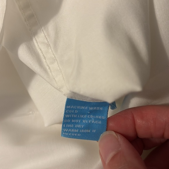 J. McLaughlin white button down top with satin collar and cuffs. Size 0. - Picture 6 of 7